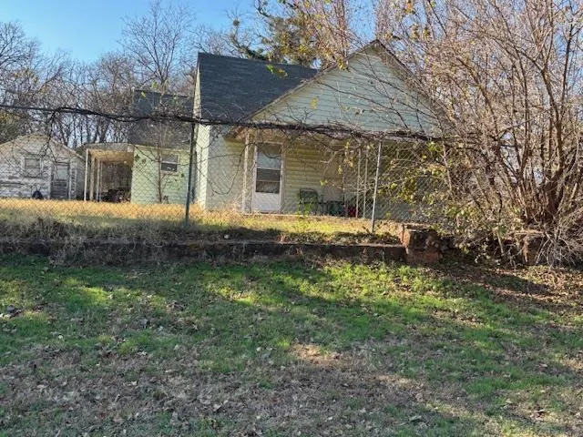 Photo 2 — 511 Division Street, Arcadia, OK 73007