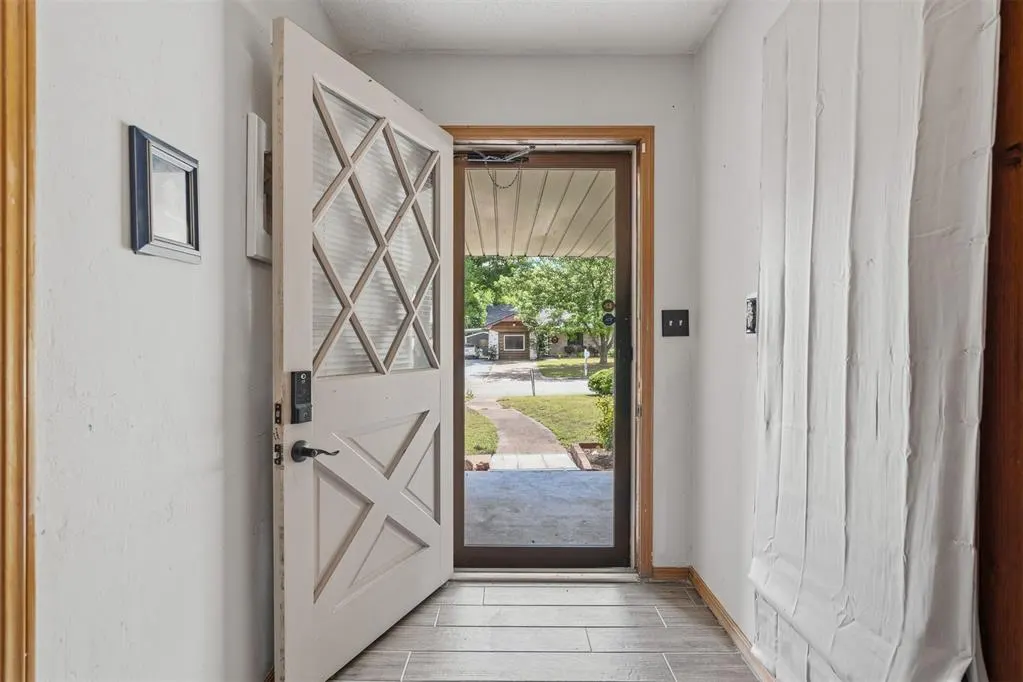 Photo 3 — 113 Circle Drive, Davis, OK 73030