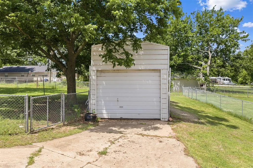 Photo 32 — 113 Circle Drive, Davis, OK 73030