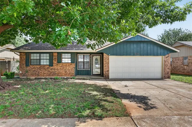 Photo 3 — 644 W Forster Drive, Mustang, OK 73064