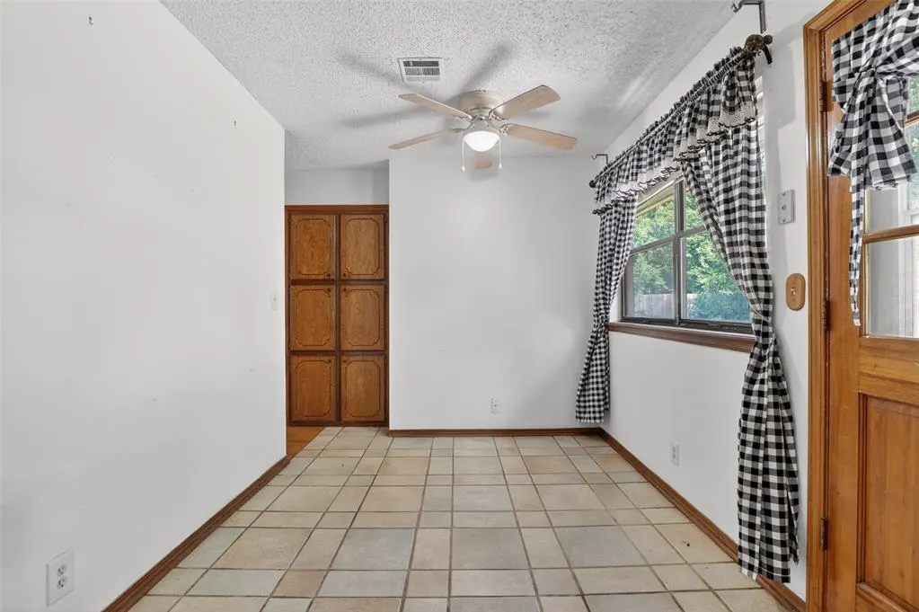 Photo 12 — 644 W Forster Drive, Mustang, OK 73064