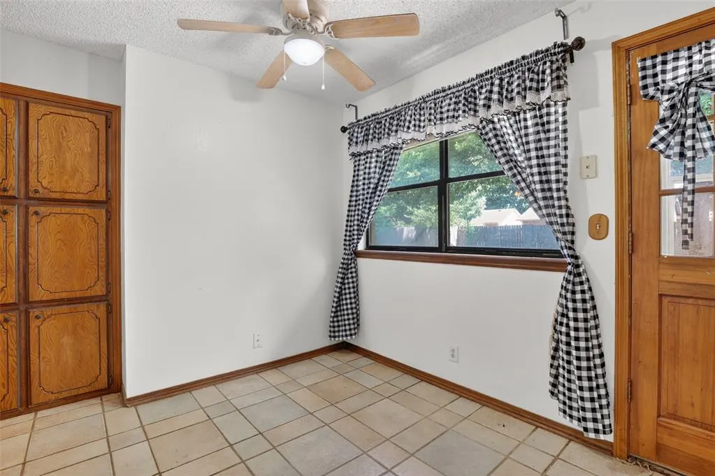 Photo 13 — 644 W Forster Drive, Mustang, OK 73064