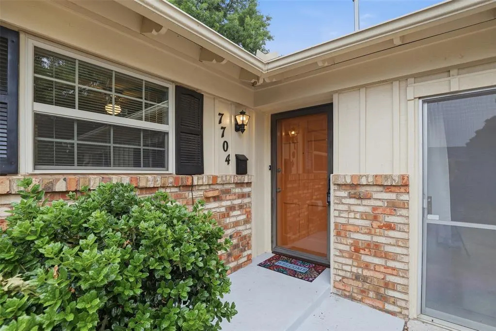 Photo 3 — 7704 NW 30th Street, Bethany, OK 73008