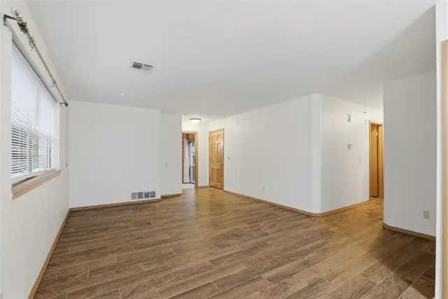 Photo 7 — 7704 NW 30th Street, Bethany, OK 73008