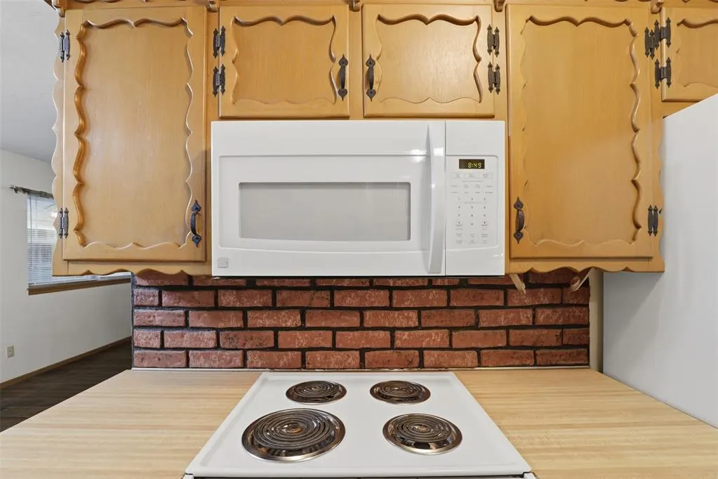 Photo 13 — 7704 NW 30th Street, Bethany, OK 73008
