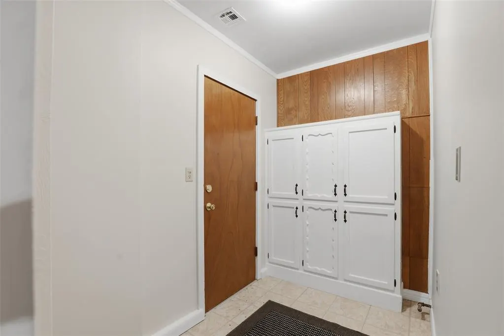 Photo 17 — 7704 NW 30th Street, Bethany, OK 73008