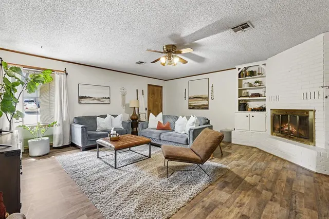 Photo 5 — 5904 N College Street, Warr Acres, OK 73122