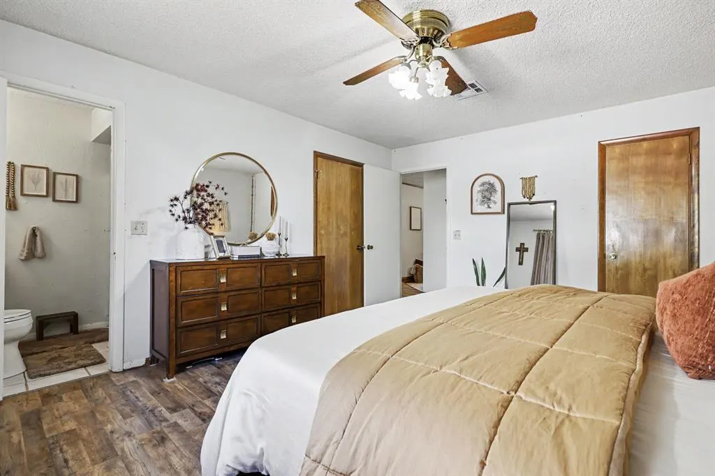 Photo 11 — 5904 N College Street, Warr Acres, OK 73122