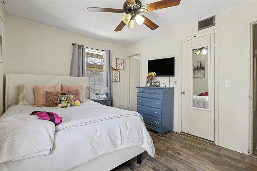 Photo 13 — 5904 N College Street, Warr Acres, OK 73122