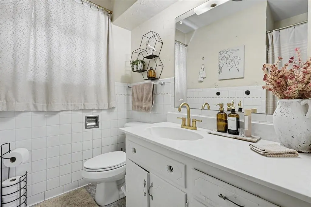 Photo 18 — 5904 N College Street, Warr Acres, OK 73122