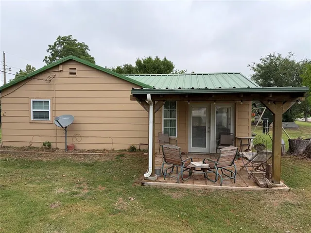 Photo 2 — 420 S Marilyn, Fort Cobb, OK 73038