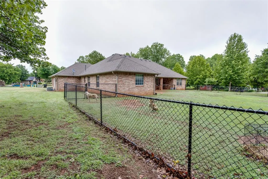 Photo 5 — 2445 County Road 1199, Blanchard, OK 73010