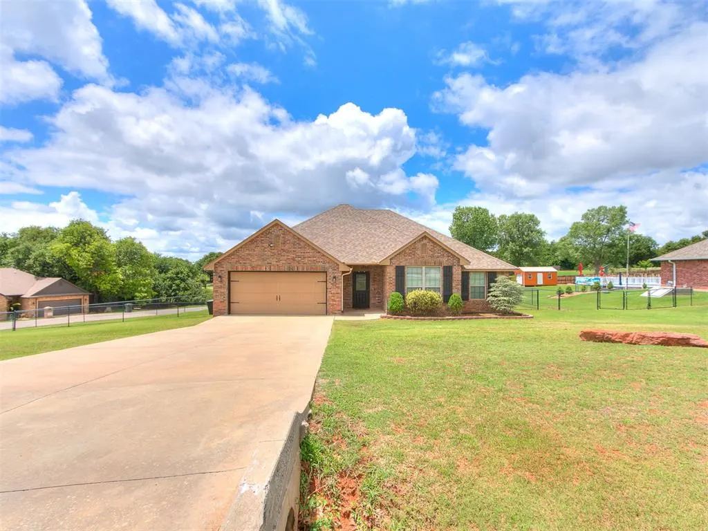 Front exterior — 11487 Stonecrest, Guthrie, OK 73044