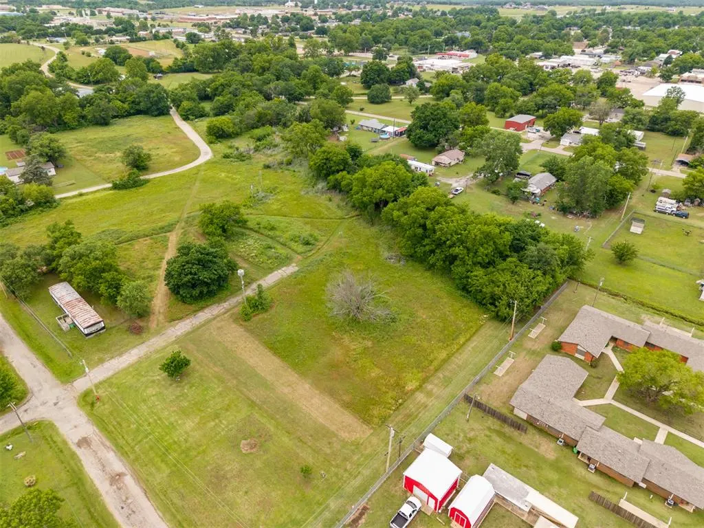 Photo 3 — 6th Street, Prague, OK 74864