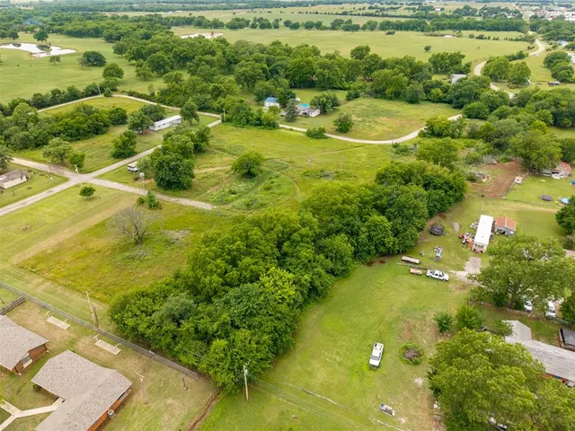 Photo 4 — 6th Street, Prague, OK 74864