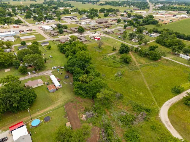 Photo 8 — 6th Street, Prague, OK 74864