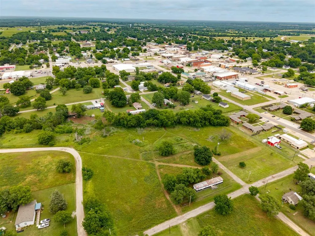 Photo 11 — 6th Street, Prague, OK 74864