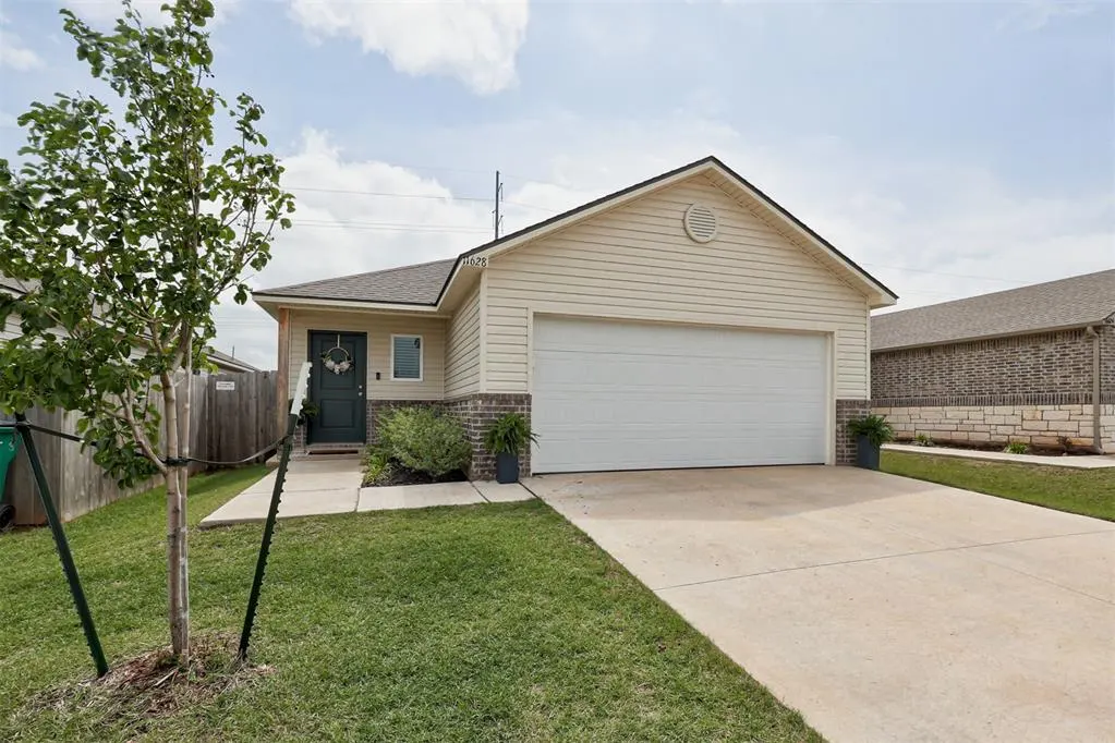 Front exterior — 11628 Krew Way, Yukon, OK 73099