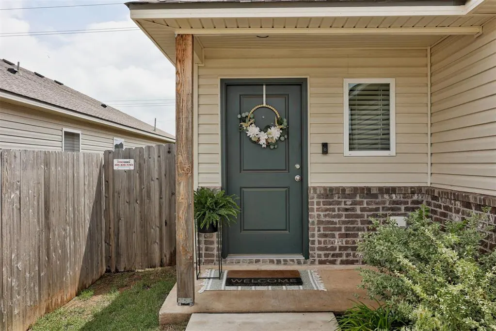 Photo 2 — 11628 Krew Way, Yukon, OK 73099