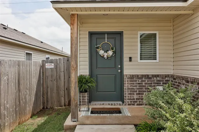 Photo 2 — 11628 Krew Way, Yukon, OK 73099