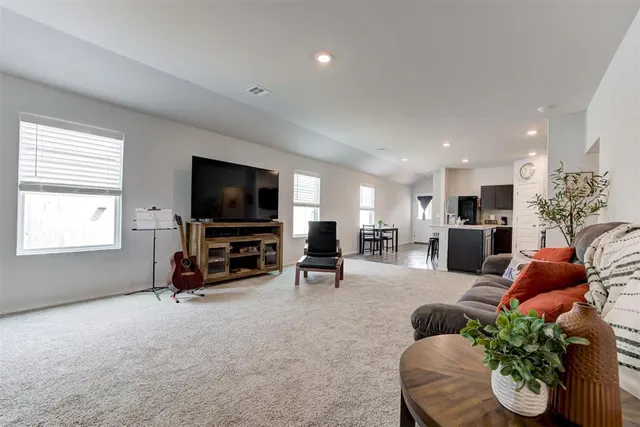 Photo 3 — 11628 Krew Way, Yukon, OK 73099