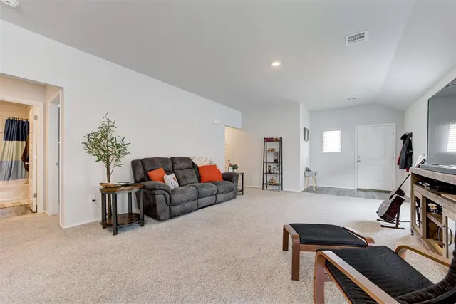 Photo 6 — 11628 Krew Way, Yukon, OK 73099