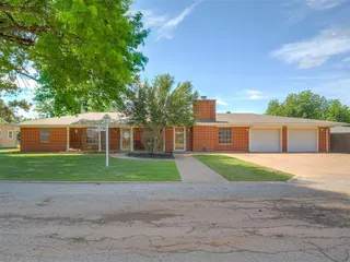 Sold home at 703 W Adams Street
