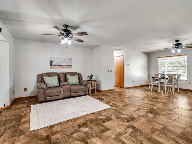 Photo 6 — 703 W Adams Street, Crescent, OK 73028