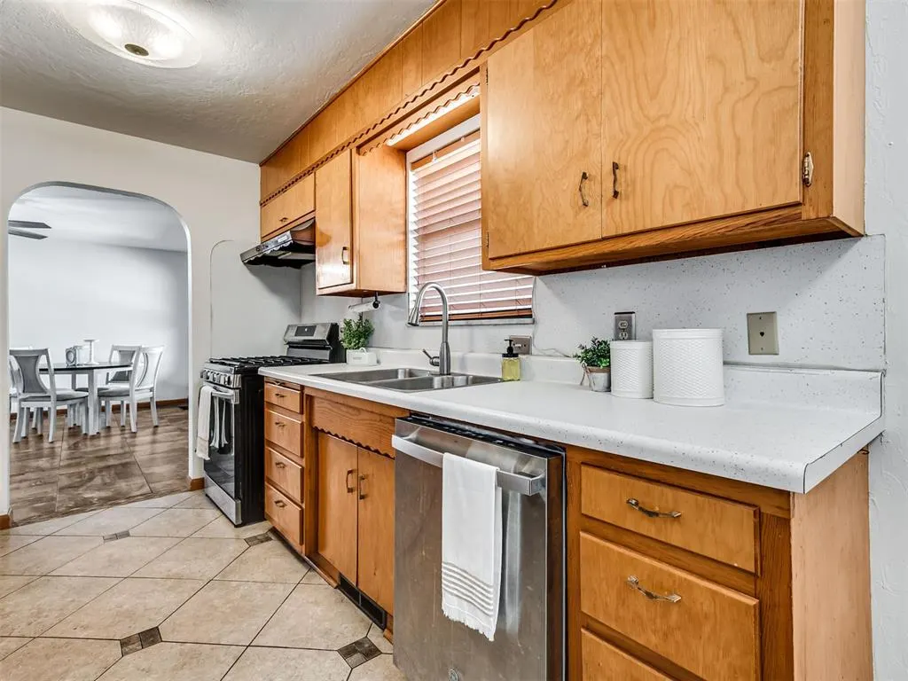 Photo 16 — 703 W Adams Street, Crescent, OK 73028