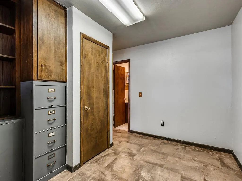 Photo 12 — 703 W Adams Street, Crescent, OK 73028