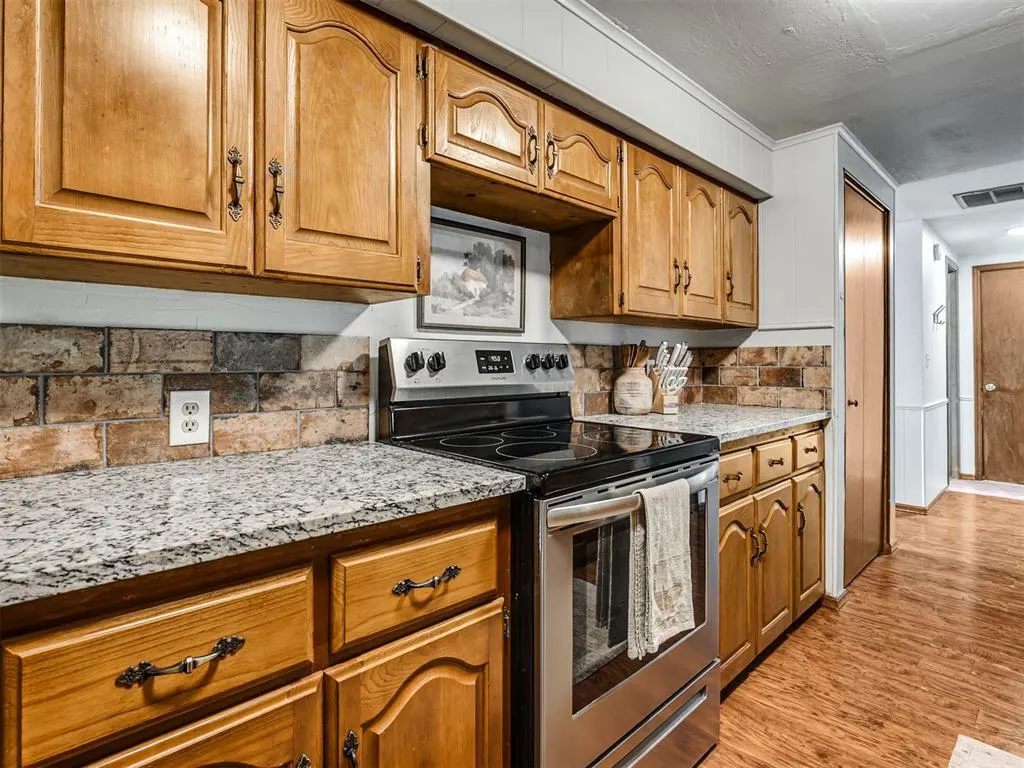 Photo 12 — 2031 Ken's Circle, Crescent, OK 73028