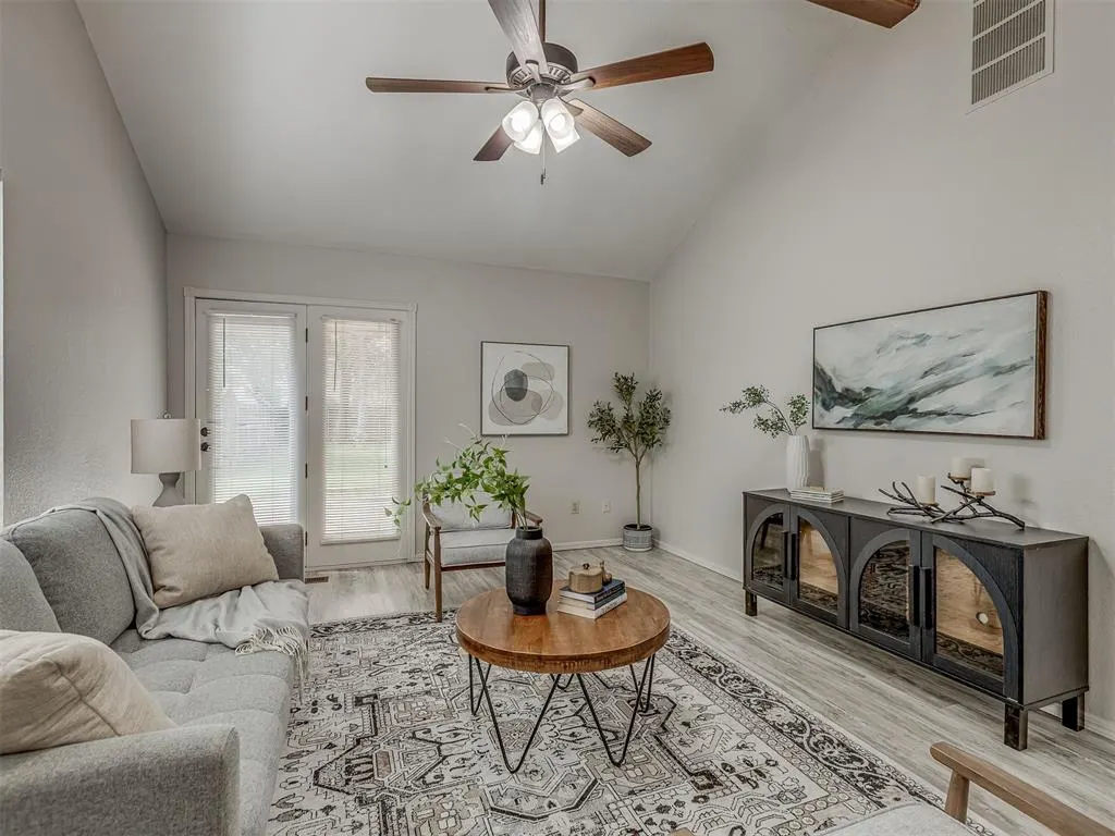 Photo 13 — 508 W 9th Street, Edmond, OK 73003