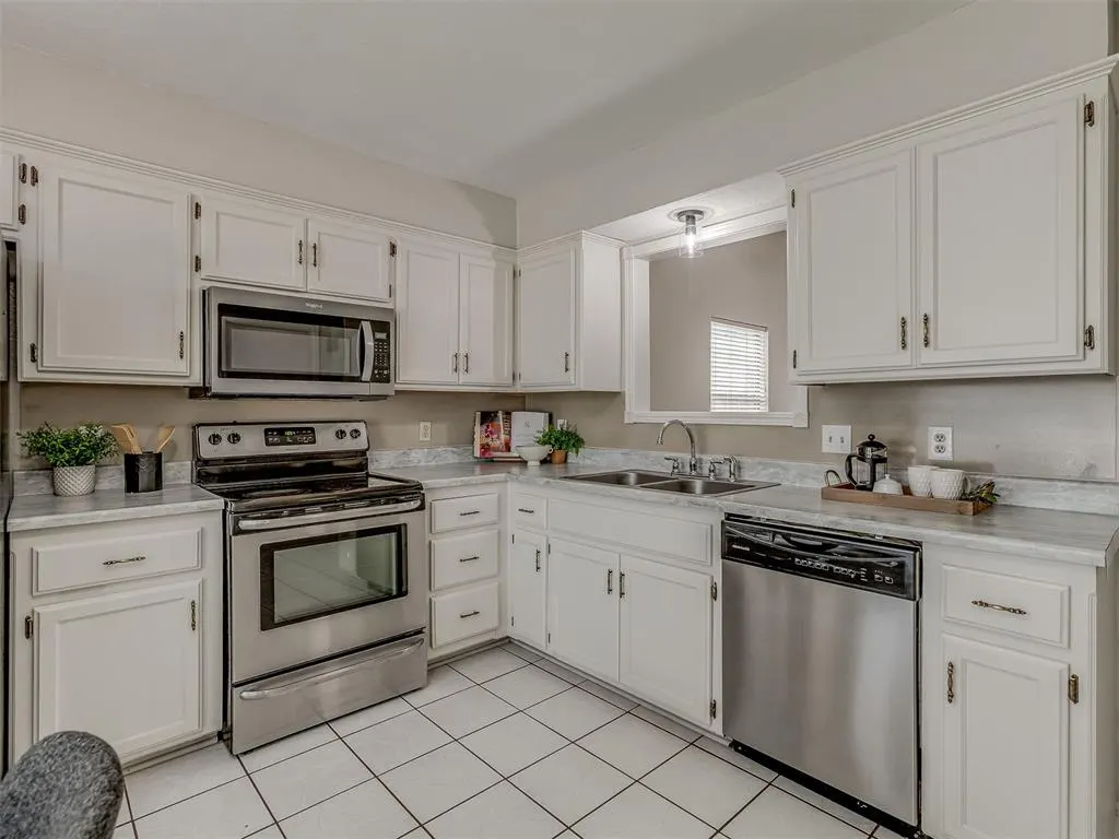 Photo 15 — 508 W 9th Street, Edmond, OK 73003