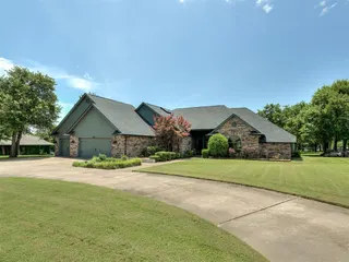 Sold home at 10200 SE 55th Street