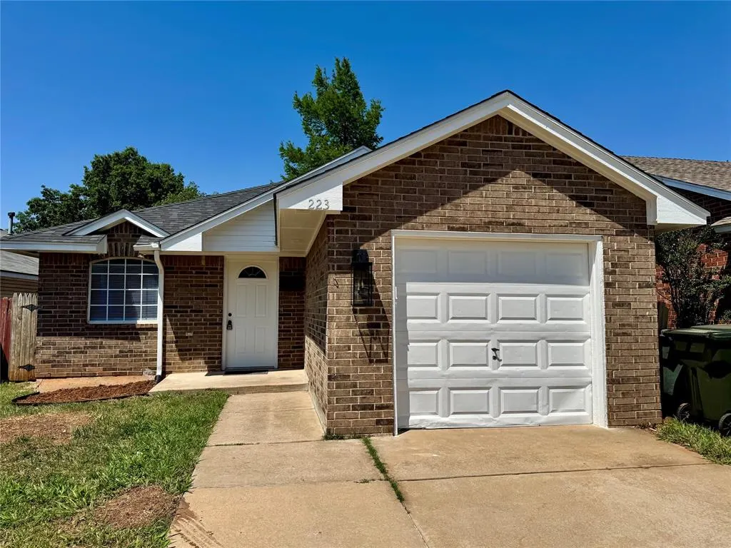 Front exterior — 223 W 6th Street, Edmond, OK 73003