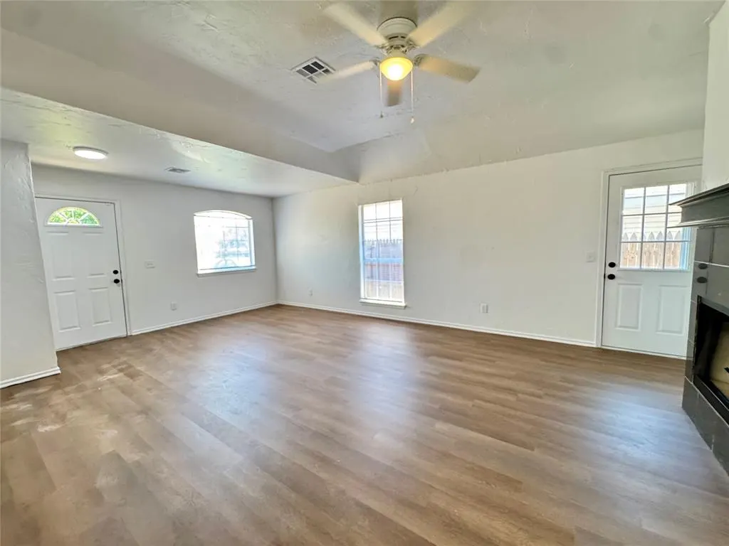 Photo 2 — 223 W 6th Street, Edmond, OK 73003