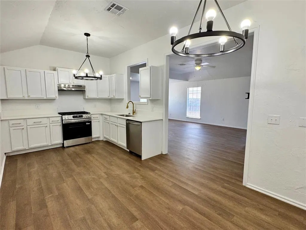Photo 7 — 223 W 6th Street, Edmond, OK 73003