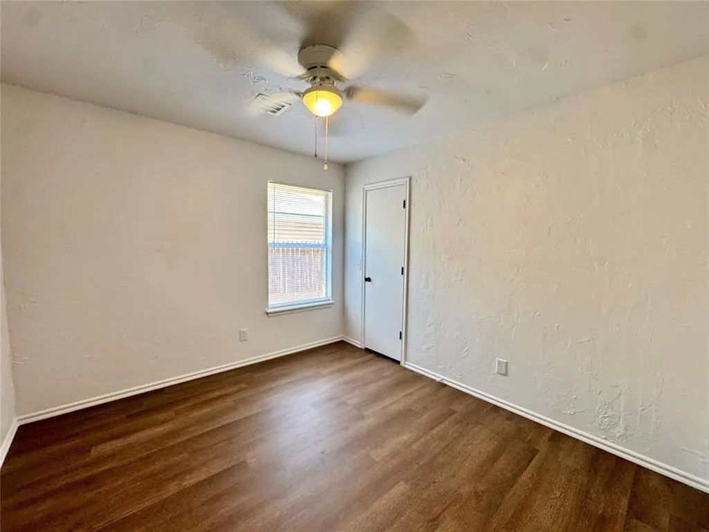 Photo 11 — 223 W 6th Street, Edmond, OK 73003