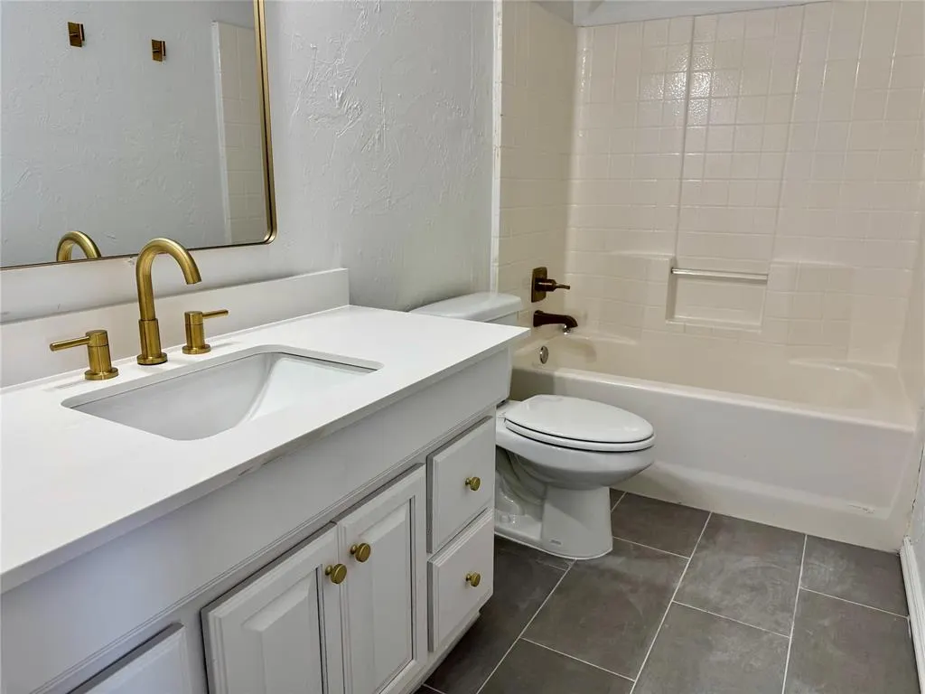 Photo 12 — 223 W 6th Street, Edmond, OK 73003