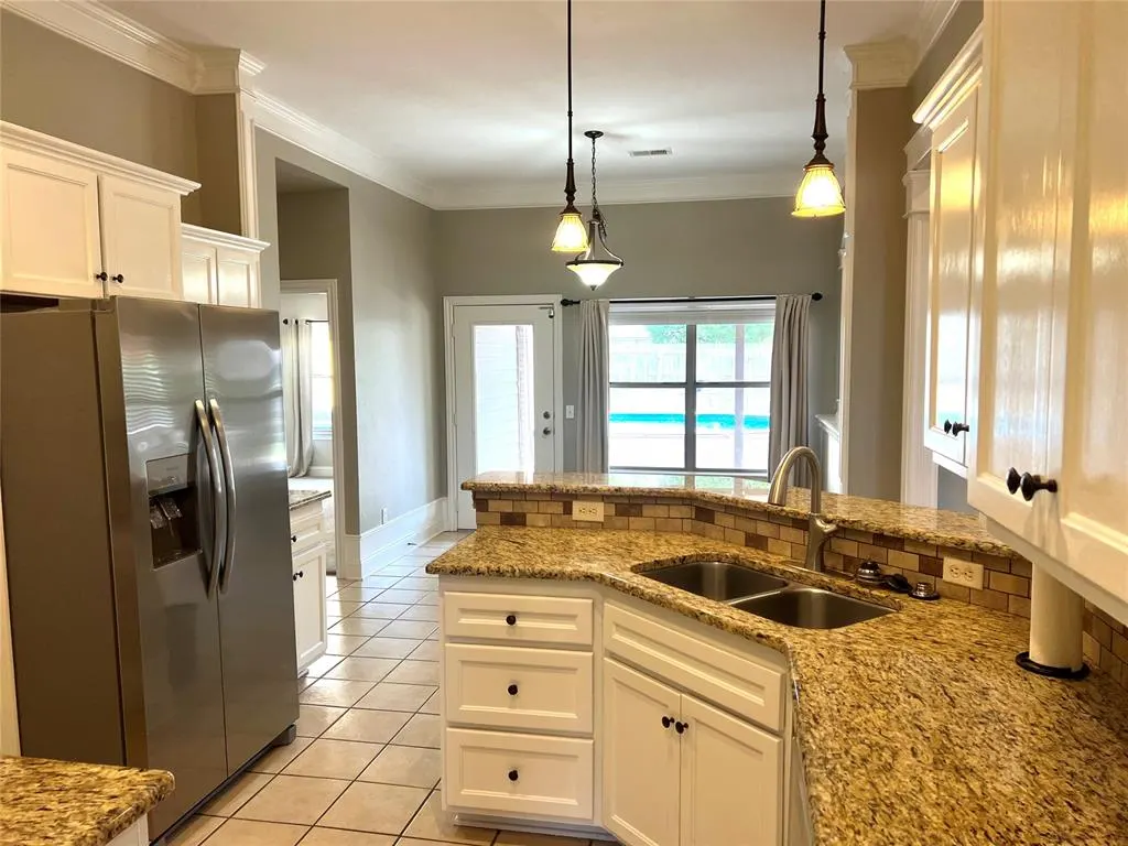 Photo 14 — 2004 Del Simmons Drive, Edmond, OK 73003