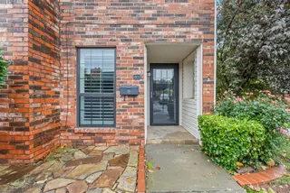 Sold home at 6325 N Villa Avenue #115
