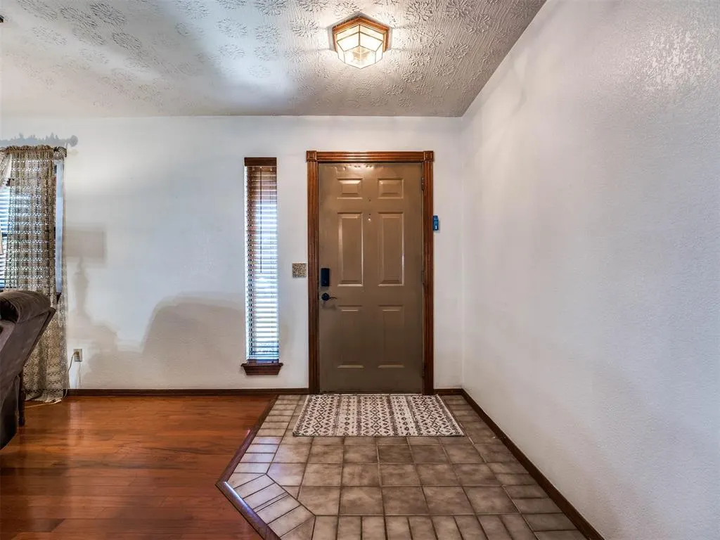 Photo 4 — 12000 SW 7th Street, Yukon, OK 73099
