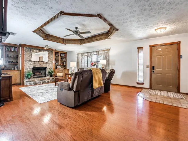 Photo 5 — 12000 SW 7th Street, Yukon, OK 73099