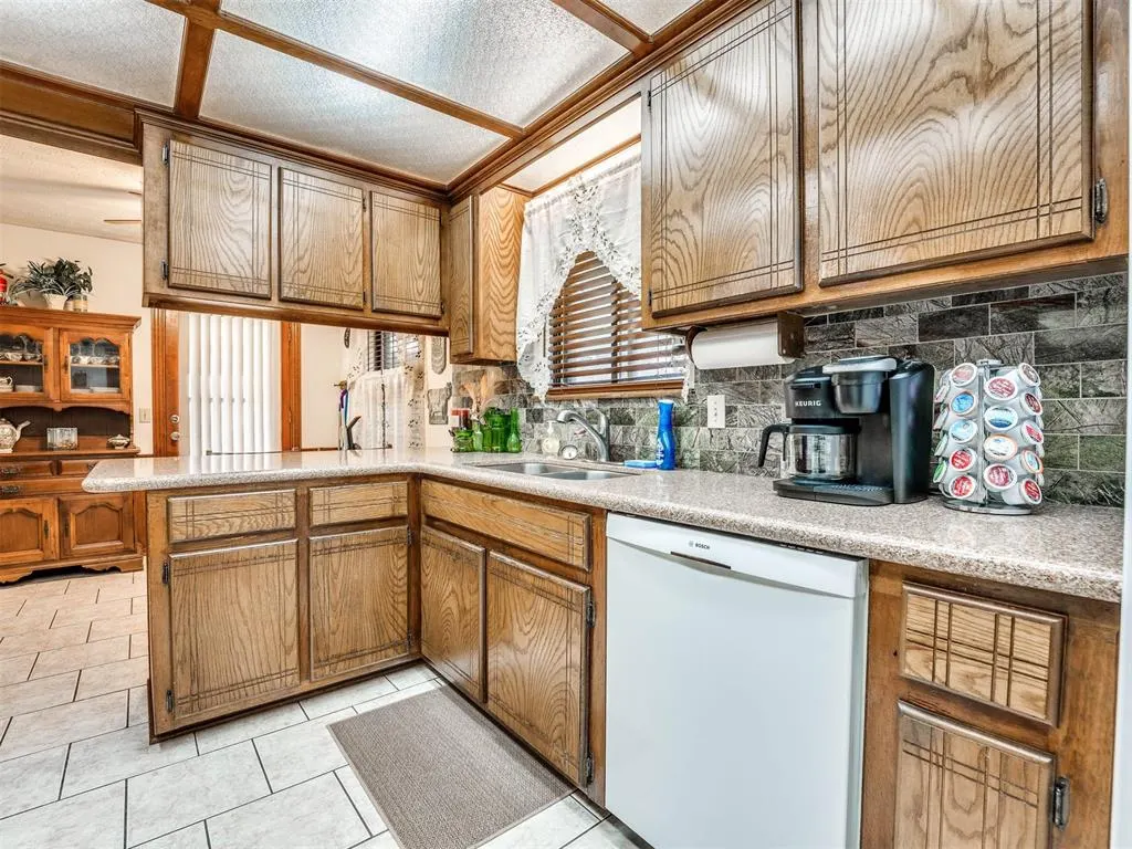 Photo 9 — 12000 SW 7th Street, Yukon, OK 73099