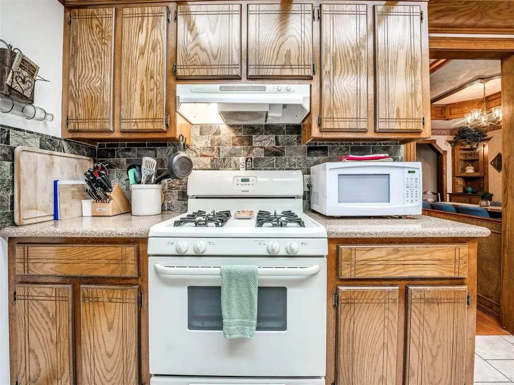 Photo 10 — 12000 SW 7th Street, Yukon, OK 73099