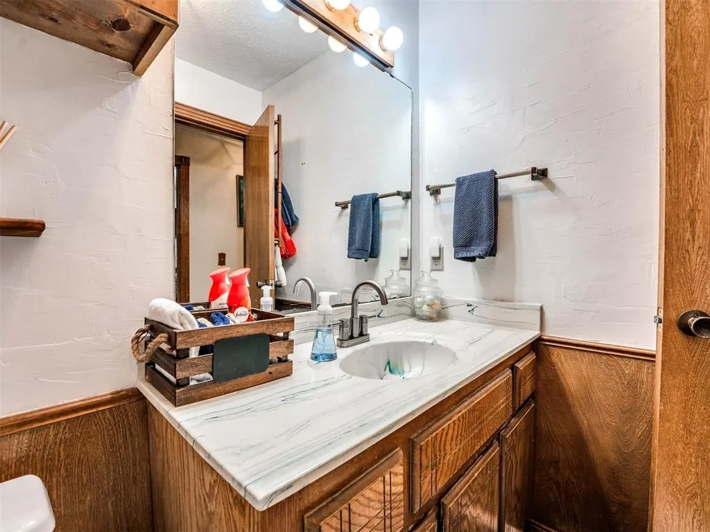 Photo 26 — 12000 SW 7th Street, Yukon, OK 73099