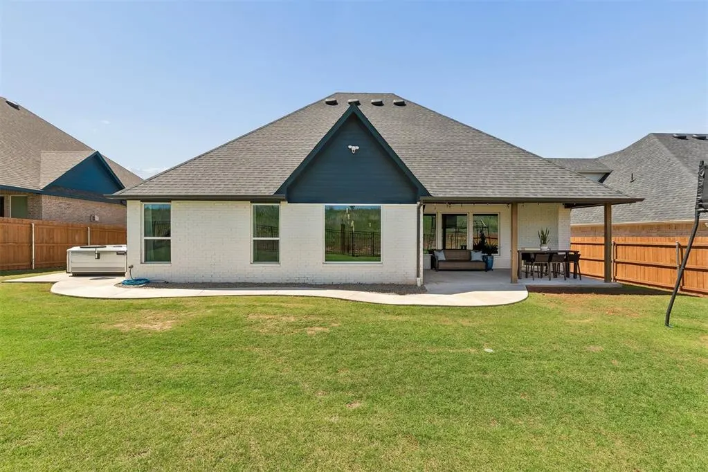 Photo 3 — 8701 Beechgrove Drive, Arcadia, OK 73007