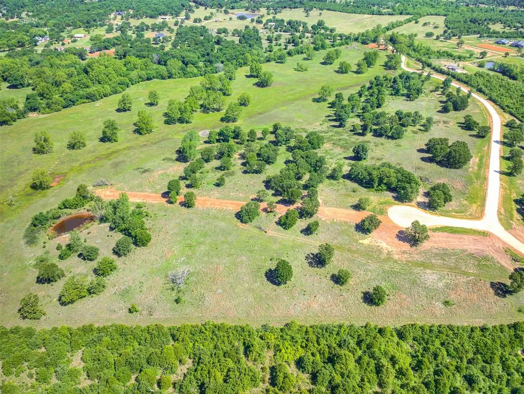 Photo 4 — 4000 Baxter Lane, Norman, OK 73026