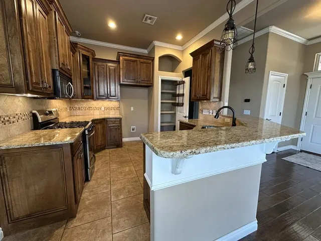 Photo 7 — 7620 Harold Drive, Yukon, OK 73099