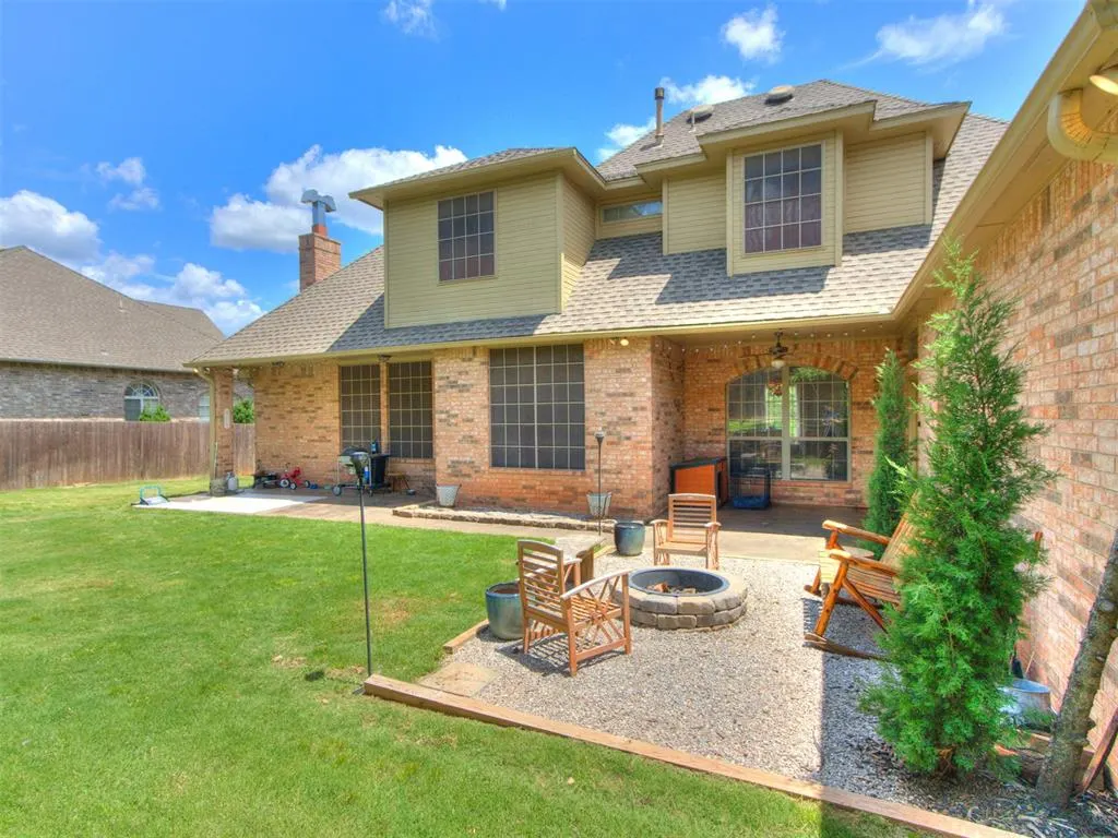 Photo 4 — 1817 Olde Depot Drive, Edmond, OK 73034
